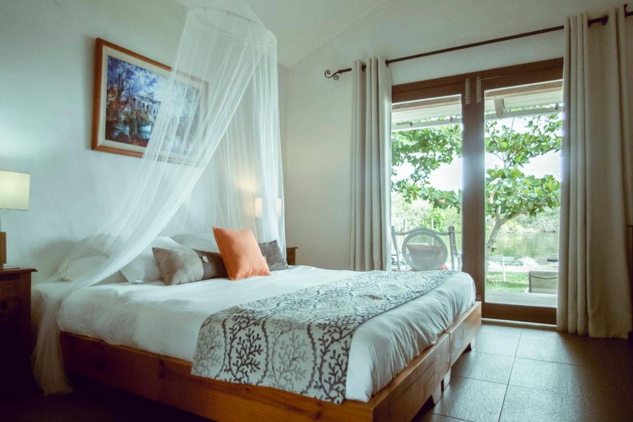 The River House Bed and Breakfast Tamarin Esterno foto