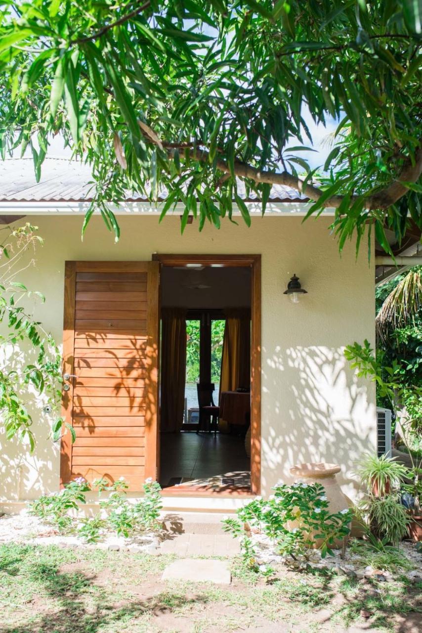 The River House Bed and Breakfast Tamarin Esterno foto